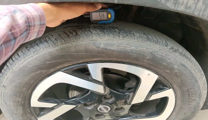 2023 Nissan MAGNITE XV TURBO CVT, Petrol, Automatic, 23,407 km, tyre