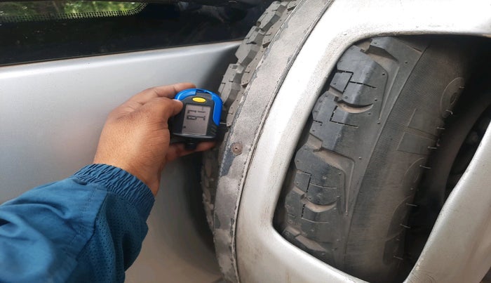 2016 Mahindra TUV300 T6, Diesel, Manual, 1,19,811 km, tyre