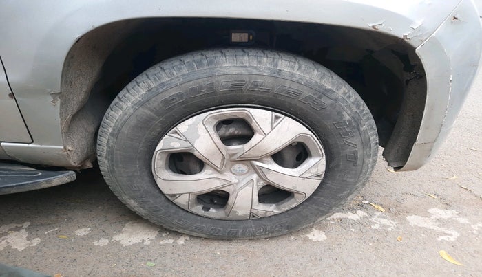 2016 Mahindra TUV300 T6, Diesel, Manual, 1,19,811 km, tyre