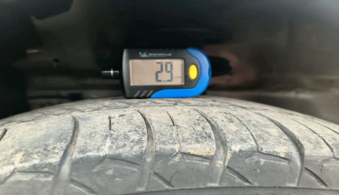 2012 Maruti Ertiga ZDI, Diesel, Manual, 2,04,212 km, tyre