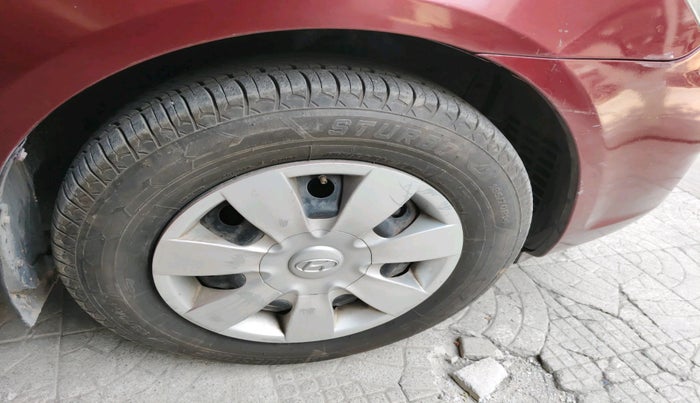 2008 Hyundai Verna 1.6 VTVT, Petrol, Manual, 66,893 km, tyre