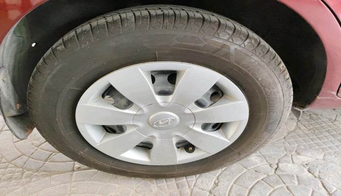 2008 Hyundai Verna 1.6 VTVT, Petrol, Manual, 66,893 km, tyre