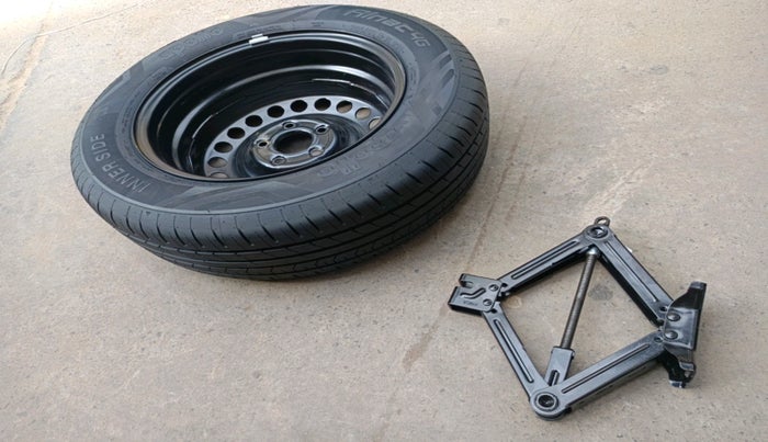 2022 Hyundai Creta SX IVT 1.5 PETROL, Petrol, Automatic, 21,236 km, tyre