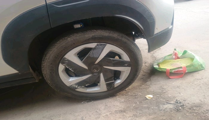 2024 Nissan MAGNITE Visia EZ-Shift, Petrol, Automatic, 10,195 km, tyre