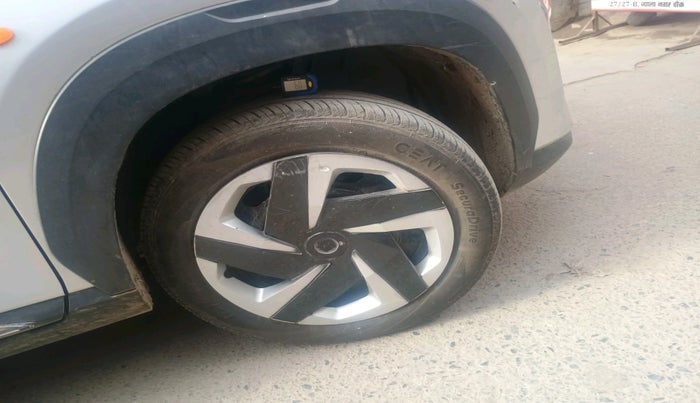 2024 Nissan MAGNITE Visia EZ-Shift, Petrol, Automatic, 10,195 km, tyre