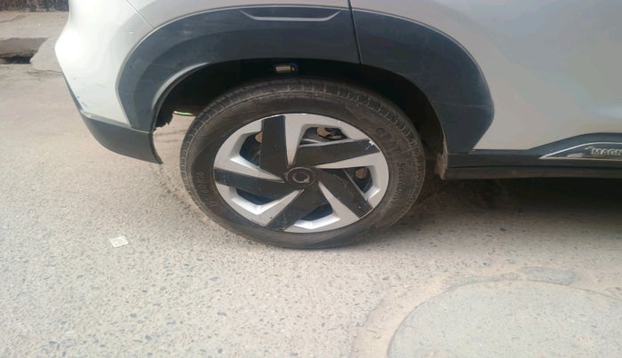 2024 Nissan MAGNITE Visia EZ-Shift, Petrol, Automatic, 10,195 km, tyre