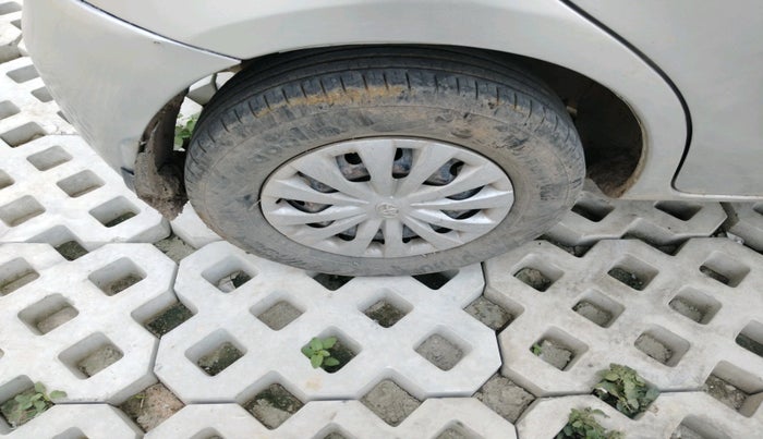 2015 Toyota Etios Liva G, Petrol, Manual, 99,742 km, tyre