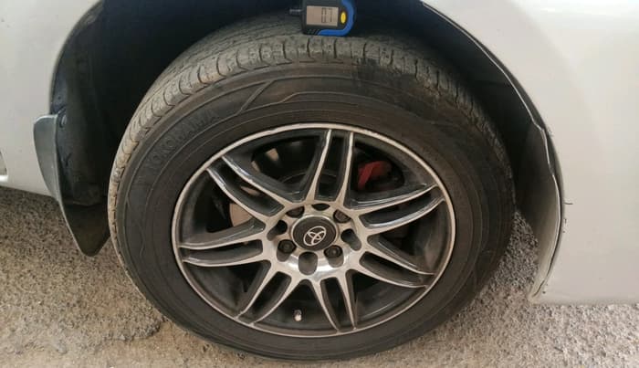 2014 Toyota Etios Liva V, Petrol, Manual, 86,558 km, tyre