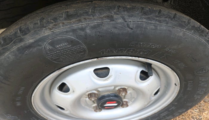 2017 Maruti Eeco 5 STR WITH A/C+HTR CNG, CNG, Manual, 3,66,907 km, tyre