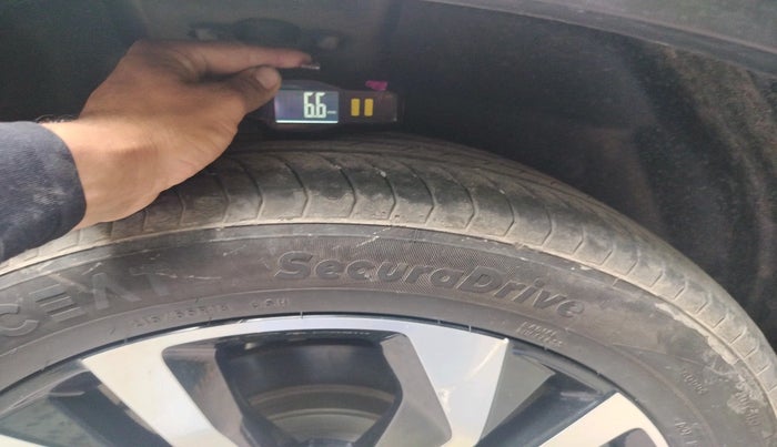 2024 MG HECTOR PLUS SAVVY PRO 1.5 TURBO CVT 7 STR, Petrol, Automatic, 19,753 km, tyre