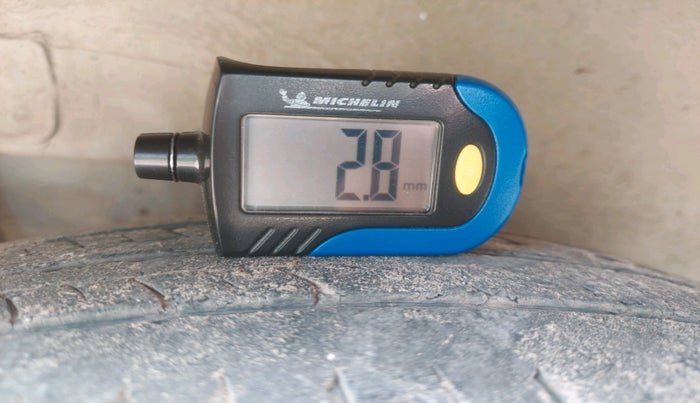 2017 Maruti Wagon R 1.0 VXI, CNG, Manual, 81,093 km, tyre