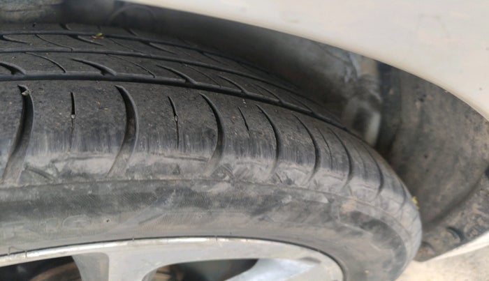 2016 Hyundai Elite i20 ASTA 1.4 CRDI (O), Diesel, Manual, 1,75,991 km, tyre