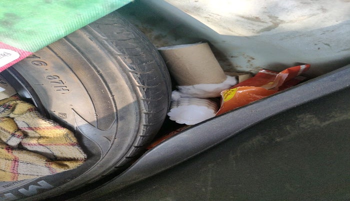 2016 Hyundai Elite i20 ASTA 1.4 CRDI (O), Diesel, Manual, 1,75,991 km, tyre