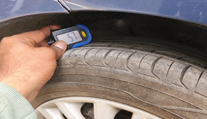 2017 Maruti Dzire ZXI, Petrol, Manual, 79,158 km, tyre