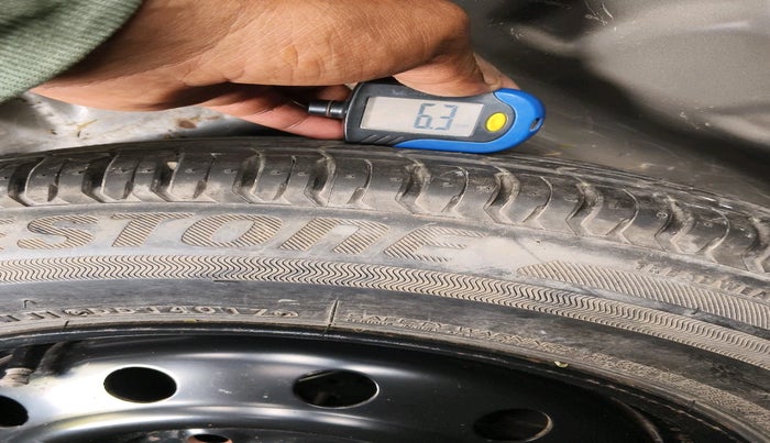 2017 Maruti Dzire ZXI, Petrol, Manual, 79,158 km, tyre