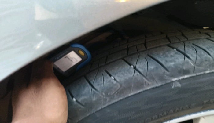 2019 Toyota Innova Crysta 2.4 VX 7 STR, Diesel, Manual, 1,96,946 km, tyre