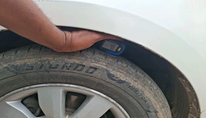 2013 Hyundai i20 ASTA 1.4 CRDI, Diesel, Manual, 1,80,079 km, tyre