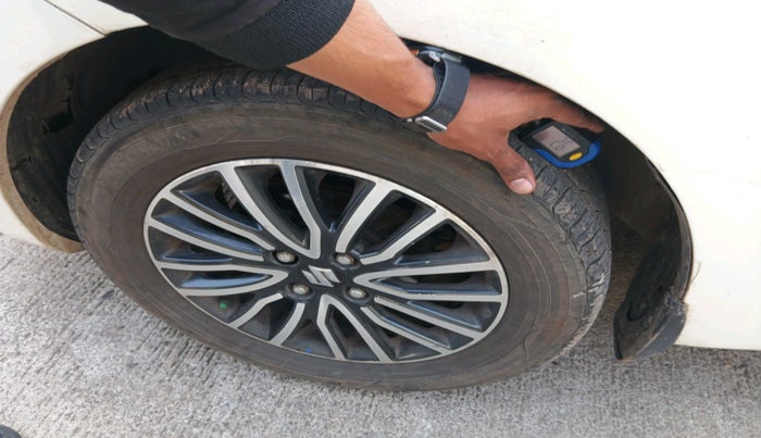 2017 Maruti Dzire ZXI PLUS AMT, CNG, Automatic, 1,10,547 km, tyre