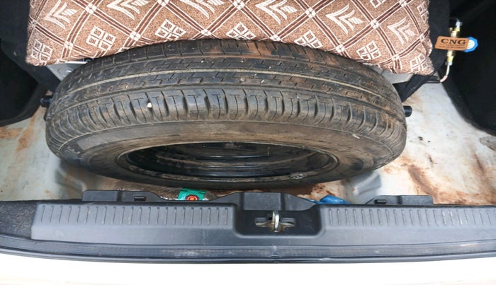 2017 Maruti Dzire ZXI PLUS AMT, CNG, Automatic, 1,10,547 km, tyre