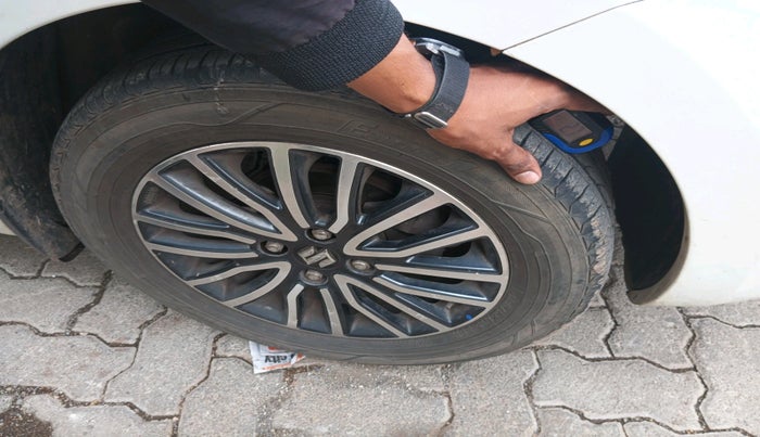 2017 Maruti Dzire ZXI PLUS AMT, CNG, Automatic, 1,10,547 km, tyre