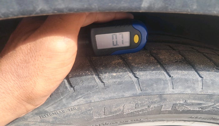 2013 BMW X1 SDRIVE 20D, Diesel, Automatic, 2,23,579 km, tyre