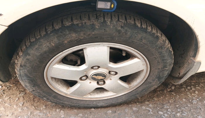 2006 Chevrolet Optra LT ROYALE 1.6, Petrol, Manual, 1,10,465 km, tyre