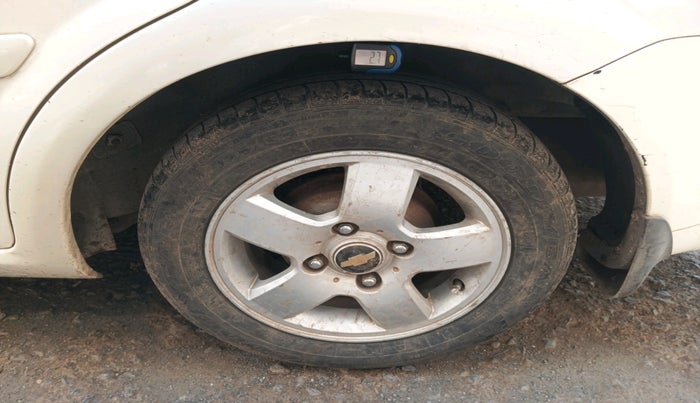 2006 Chevrolet Optra LT ROYALE 1.6, Petrol, Manual, 1,10,465 km, tyre