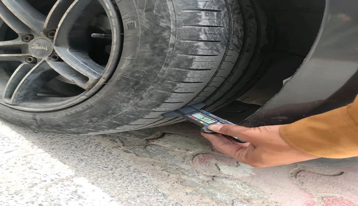 2017 Maruti Swift VDI, Diesel, Manual, 1,79,554 km, tyre