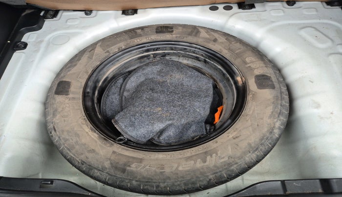 2021 Hyundai VENUE S 1.2, Petrol, Manual, 47,297 km, tyre