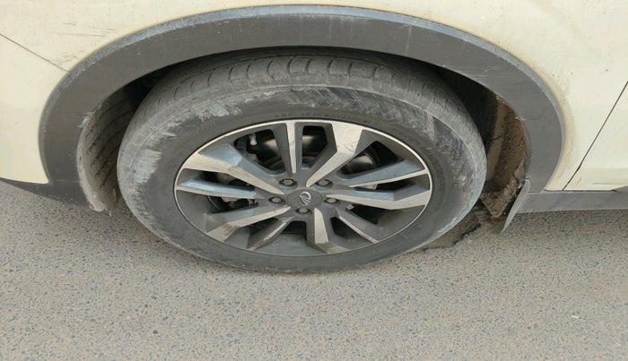 2021 Mahindra XUV300 W8 (O) 1.2 PETROL, Petrol, Manual, 1,24,967 km, tyre