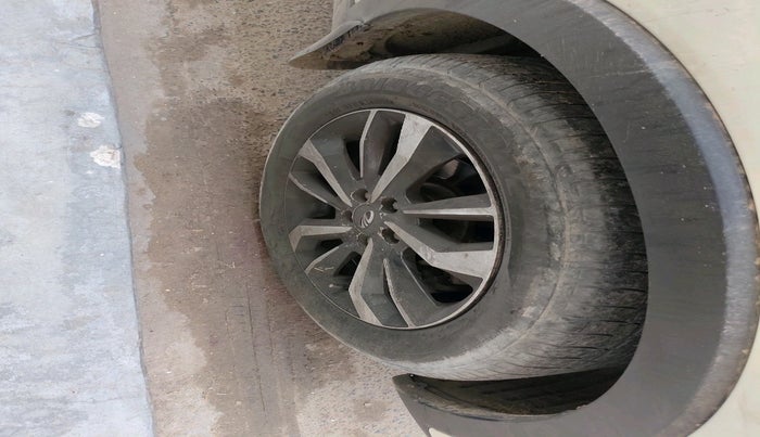 2021 Mahindra XUV300 W8 (O) 1.2 PETROL, Petrol, Manual, 1,24,967 km, tyre