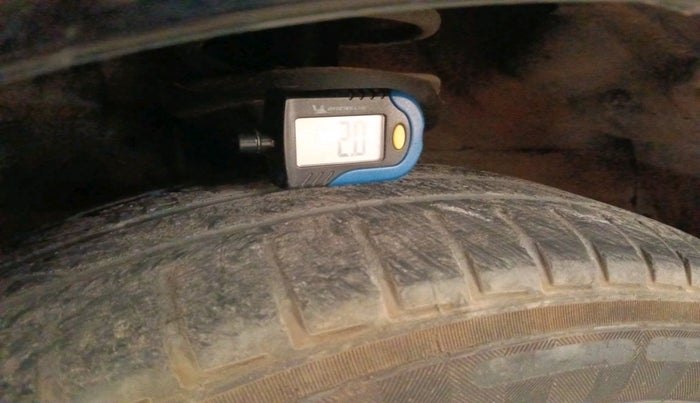 2005 Chevrolet Optra LT ROYALE 1.6, Petrol, Manual, 58,506 km, tyre