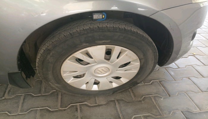 2013 Maruti Swift VDI, Diesel, Manual, 1,81,315 km, tyre