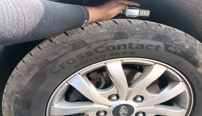 2019 Mahindra XUV500 W9, Diesel, Manual, 99,792 km, tyre