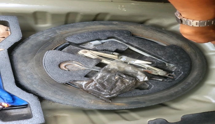 2017 Maruti Ciaz DELTA DIESEL 1.3, Diesel, Manual, 92,975 km, tyre