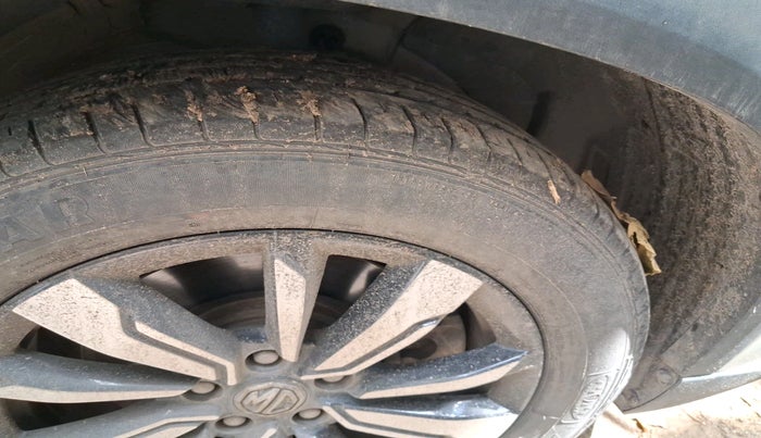 2020 MG HECTOR SMART HYBRID 1.5 PETROL, Petrol, Manual, 32,490 km, tyre