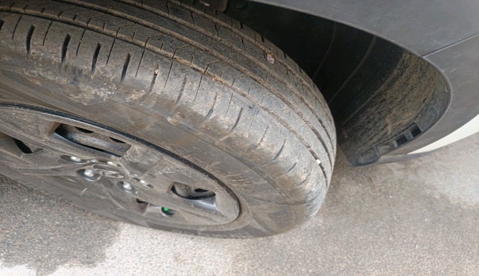 2024 Hyundai VENUE SX 1.2 PETROL, Petrol, Manual, 13,643 km, tyre