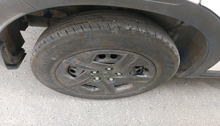 2024 Hyundai VENUE SX 1.2 PETROL, Petrol, Manual, 13,643 km, tyre