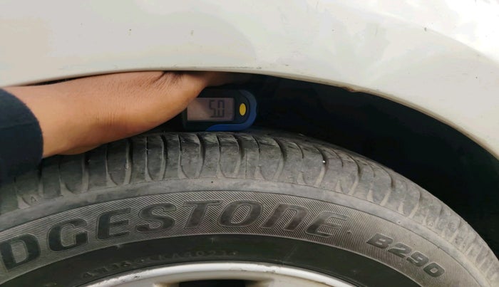 2013 Hyundai i20 SPORTZ 1.2, CNG, Manual, 82,060 km, tyre