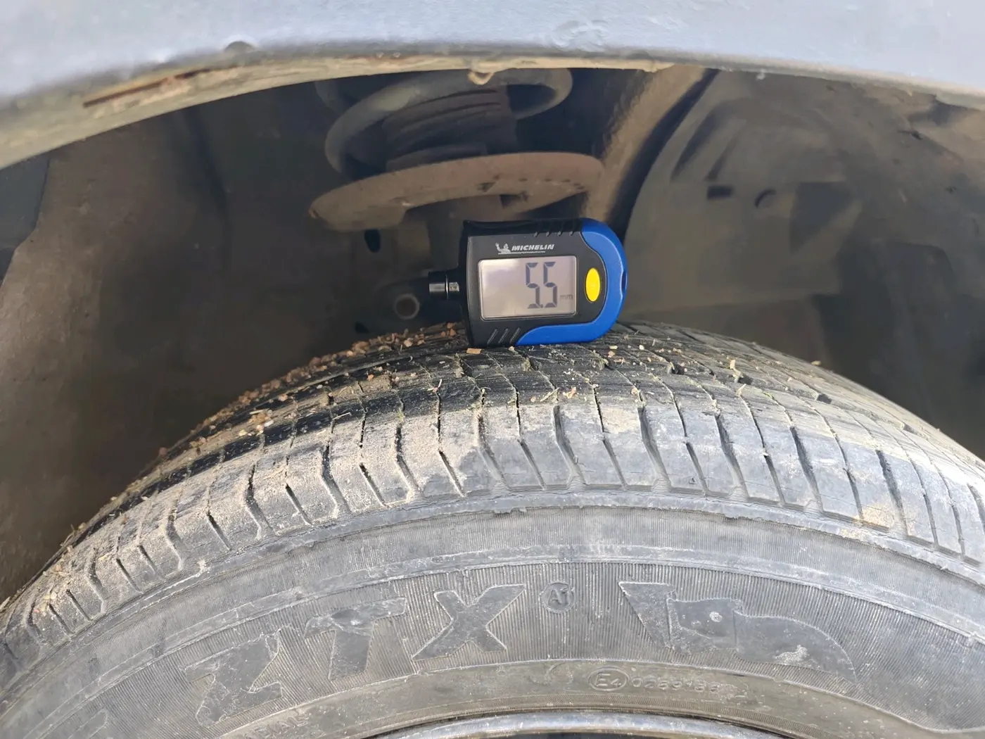 2016 Mahindra Kuv100 K4 D 6 STR, Diesel, Manual, 1,38,068 km, tyre