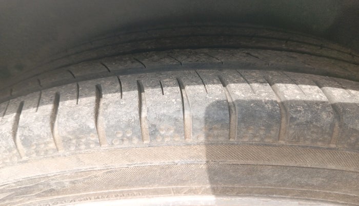 2012 Mercedes Benz C Class 200 CGI AVANTGARDE, Petrol, Automatic, 40,478 km, tyre