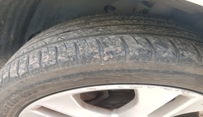 2012 Mercedes Benz C Class 200 CGI AVANTGARDE, Petrol, Automatic, 40,478 km, tyre