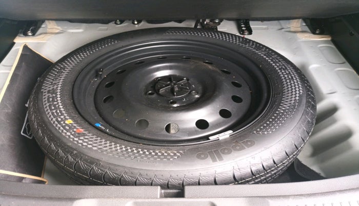 2023 Maruti Grand Vitara DELTA SMART HYBRID AT, Petrol, Automatic, 20,149 km, tyre