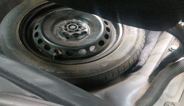 2016 Hyundai Grand i10 SPORTZ 1.2 KAPPA VTVT, CNG, Manual, 92,761 km, tyre