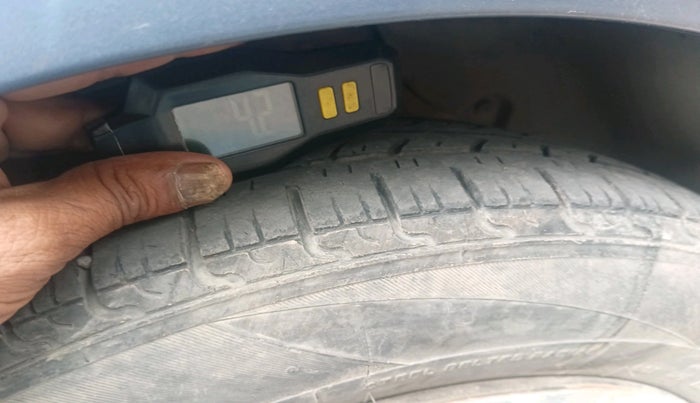 2016 Hyundai Grand i10 SPORTZ 1.2 KAPPA VTVT, CNG, Manual, 92,761 km, tyre