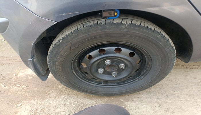 2010 Hyundai i10 SPORTZ 1.2 AT, Petrol, Automatic, 70,009 km, tyre