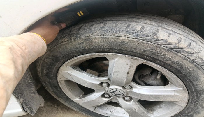 2011 Honda City 1.5L I-VTEC V MT, Petrol, Manual, 1,04,727 km, tyre