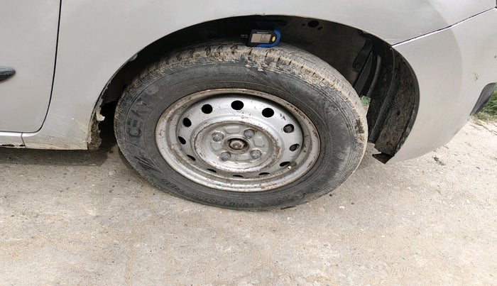 2016 Maruti Wagon R 1.0 LXI CNG, CNG, Manual, 2,28,498 km, tyre