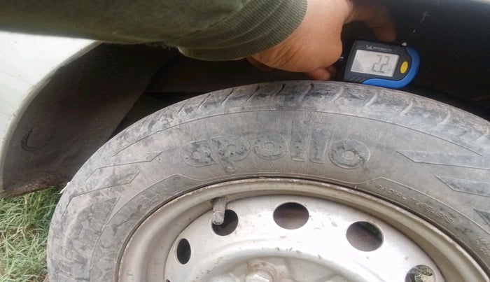 2013 Hyundai Eon ERA +, Petrol, Manual, 33,235 km, tyre