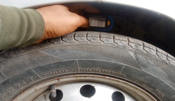 2013 Hyundai Eon ERA +, Petrol, Manual, 33,235 km, tyre